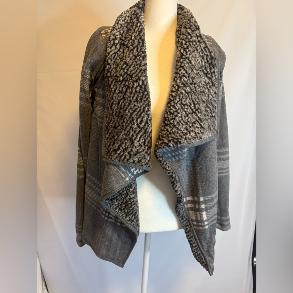 Thread & supply, size small cardigan, gray, white plaid, no button
